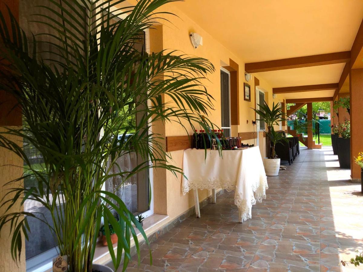 Casa Antonia Hotel Chiscau Exterior photo